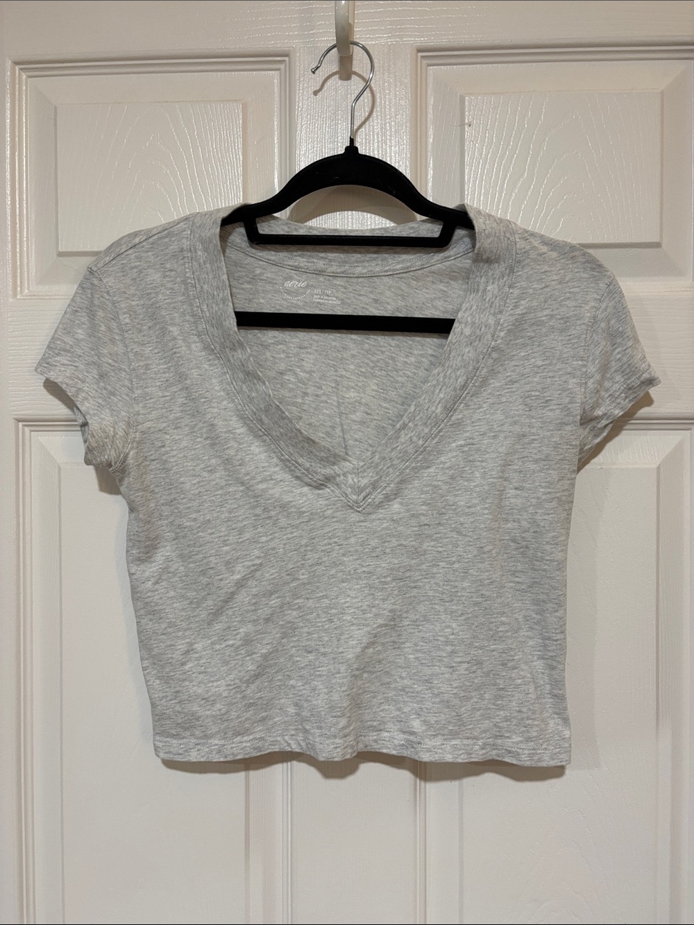 Aerie V-neck Cropped T-shirt Gray Size XXS